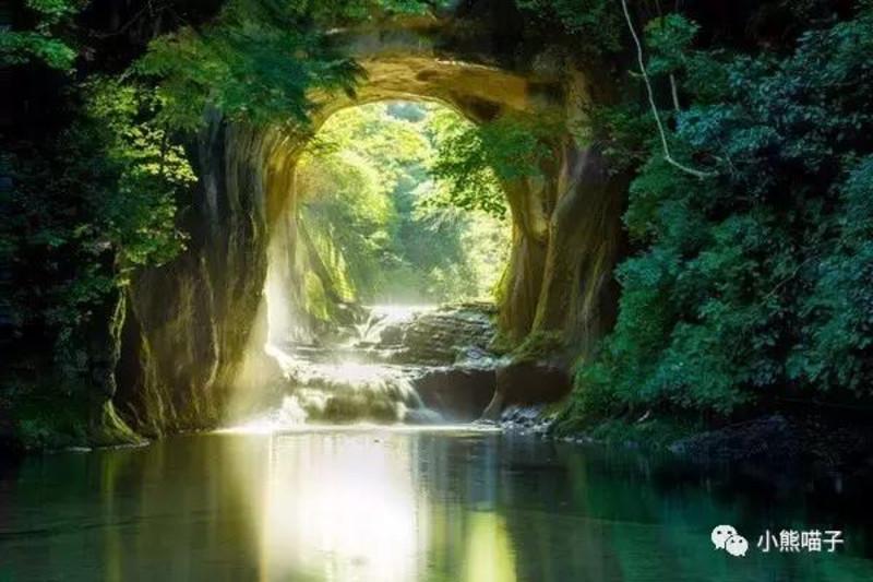 旅客突发不适 多方携手救助