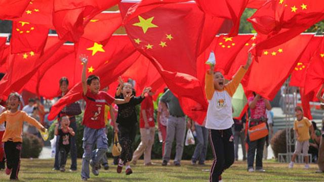 招手即停!洛阳多名私家车主组爱心车队免费接游客